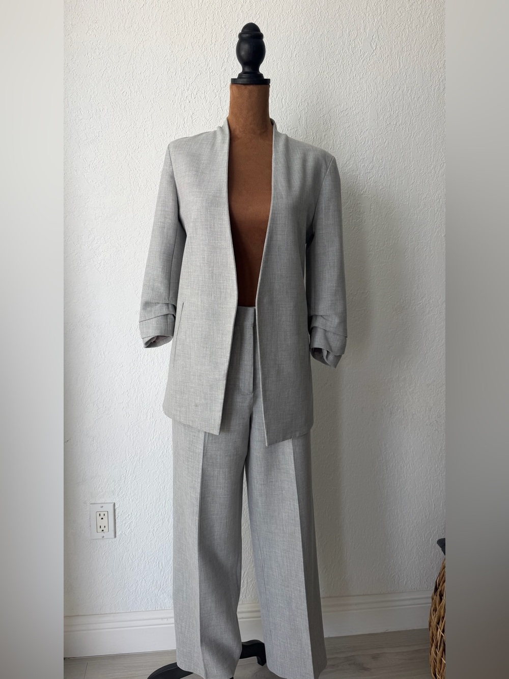 Aritzia Light Gray Open-Front Blazer